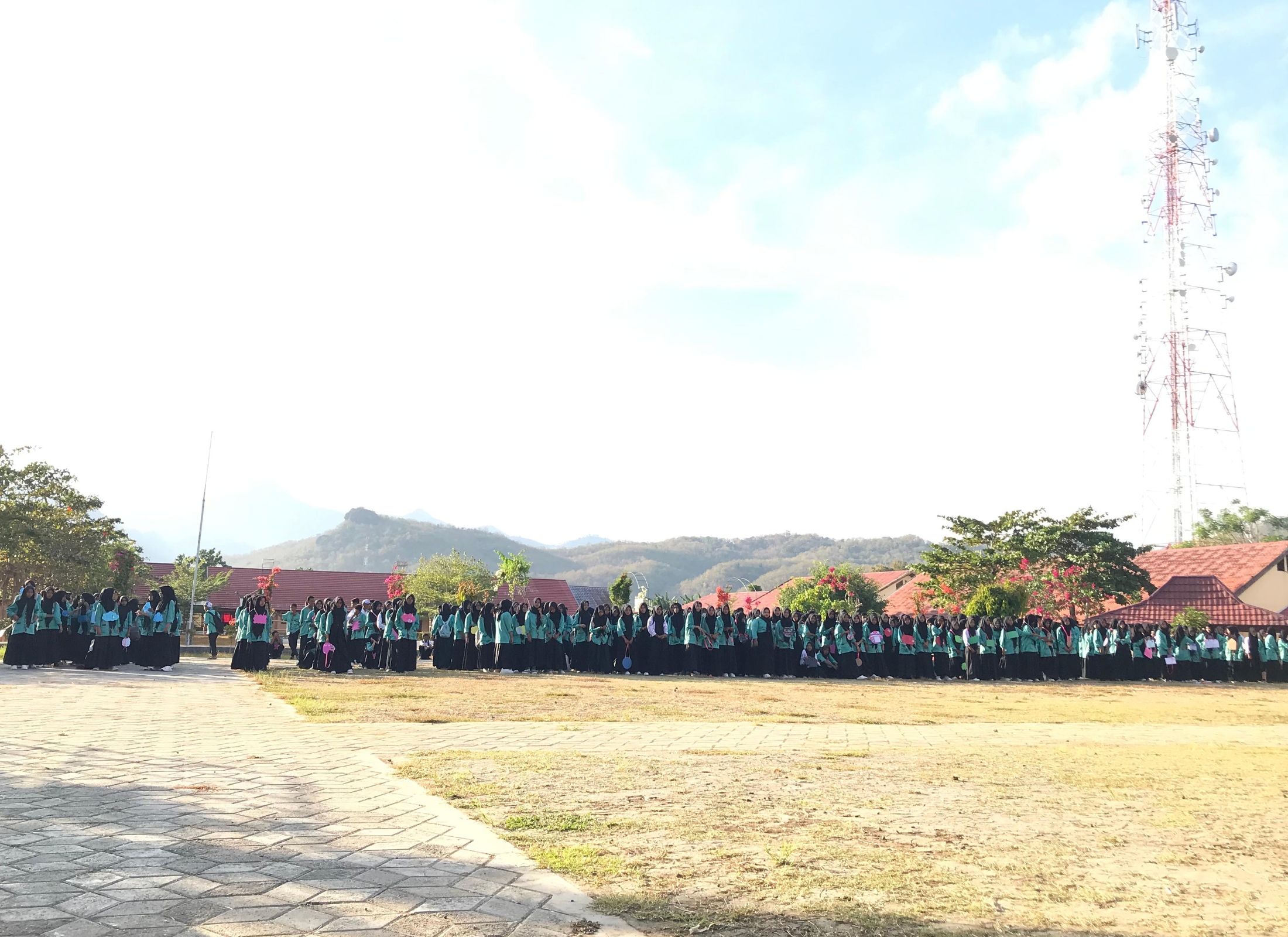 HARI KETIGA PELAKSANAAN MPLS RAMAH SMAN 1 WOHA TP 2025/2026