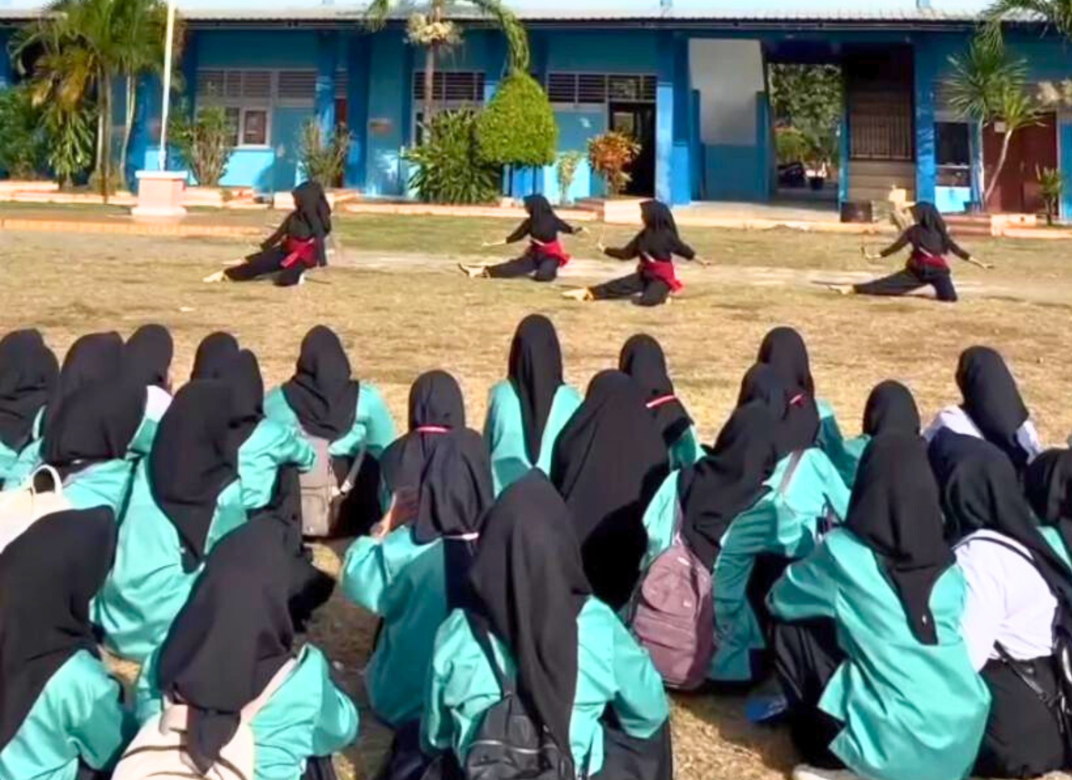 HARI KETIGA PELAKSANAAN MPLS RAMAH SMAN 1 WOHA TP 2025/2026